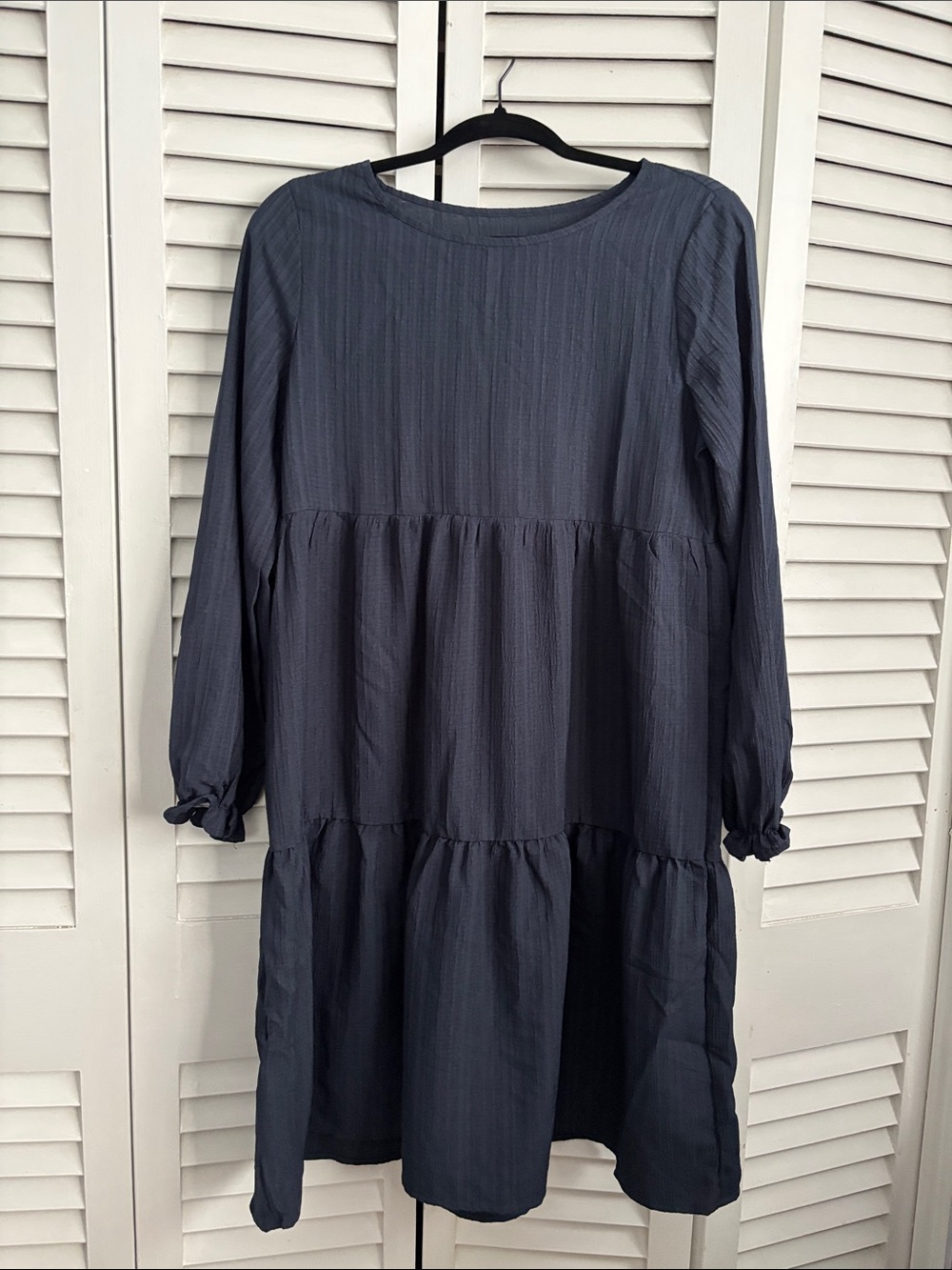 Women's Navy Tiered Long-Sleeve Dress Small
